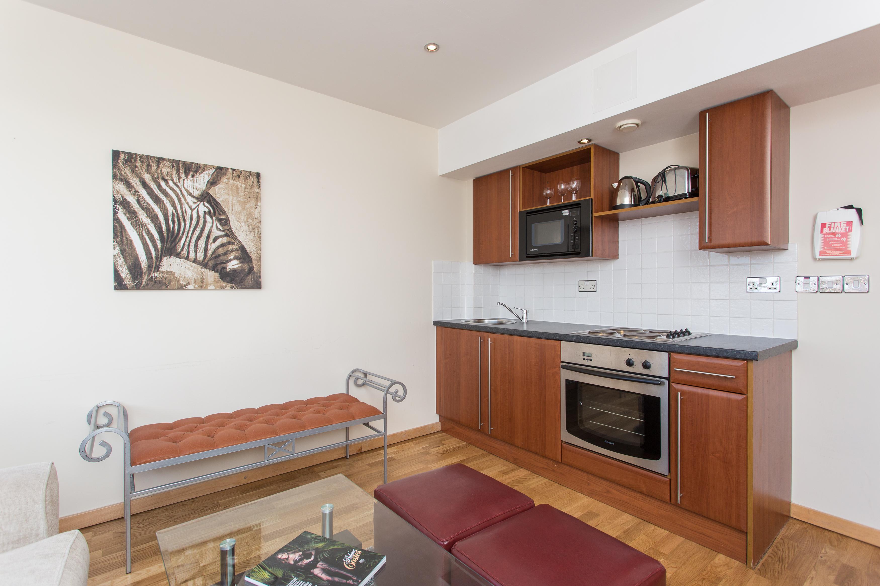 Roland House Aparthotel London Ngoại thất bức ảnh
